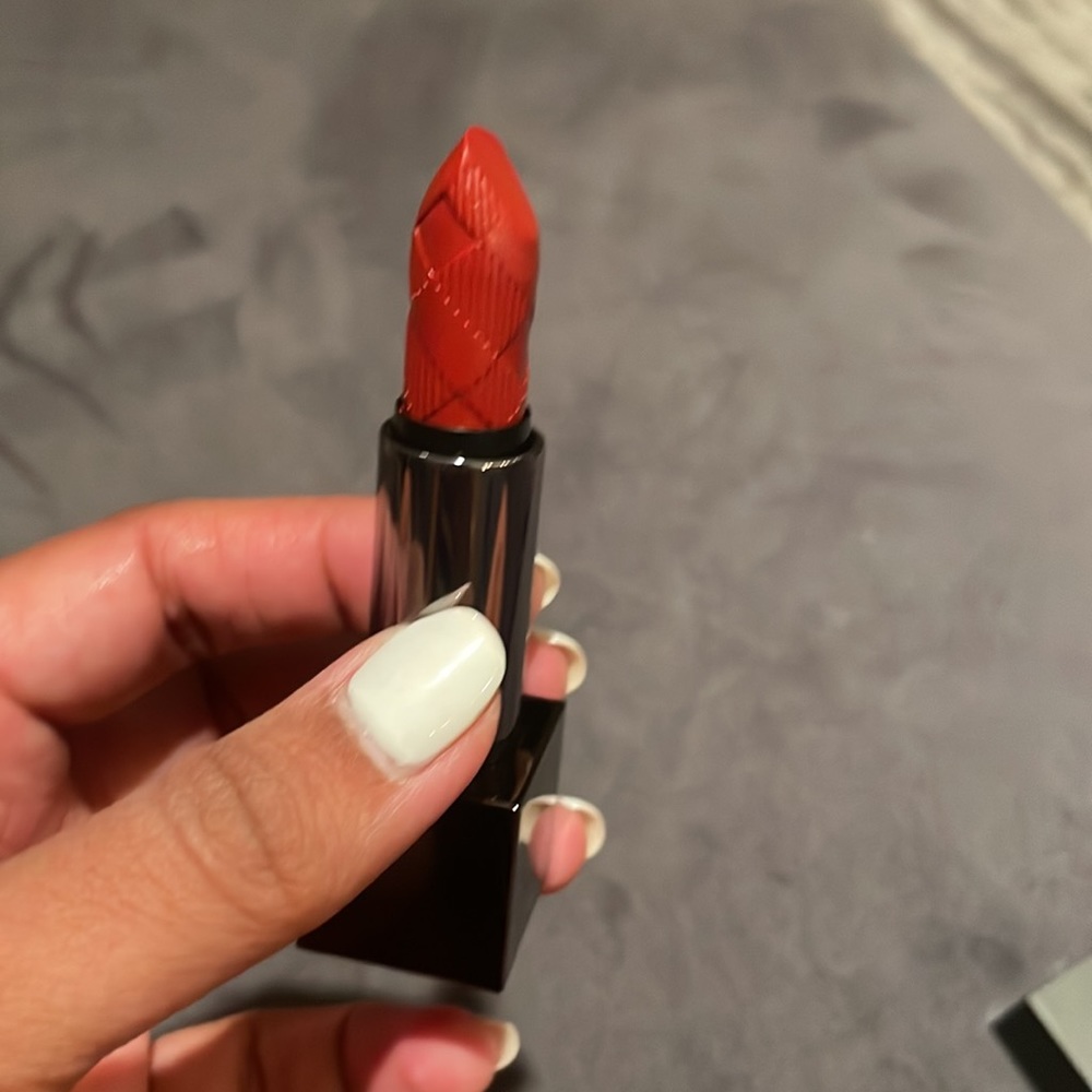 New in box Burberry lipstick in classic red no. 117